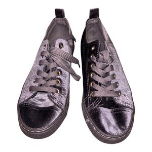 Twisted Women's fashion Sneakers gray Crushed Velvet shoes sz 7